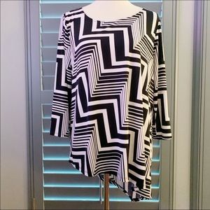 Chico’s Asymmetrical 3/4 sleeve Black White Top 2